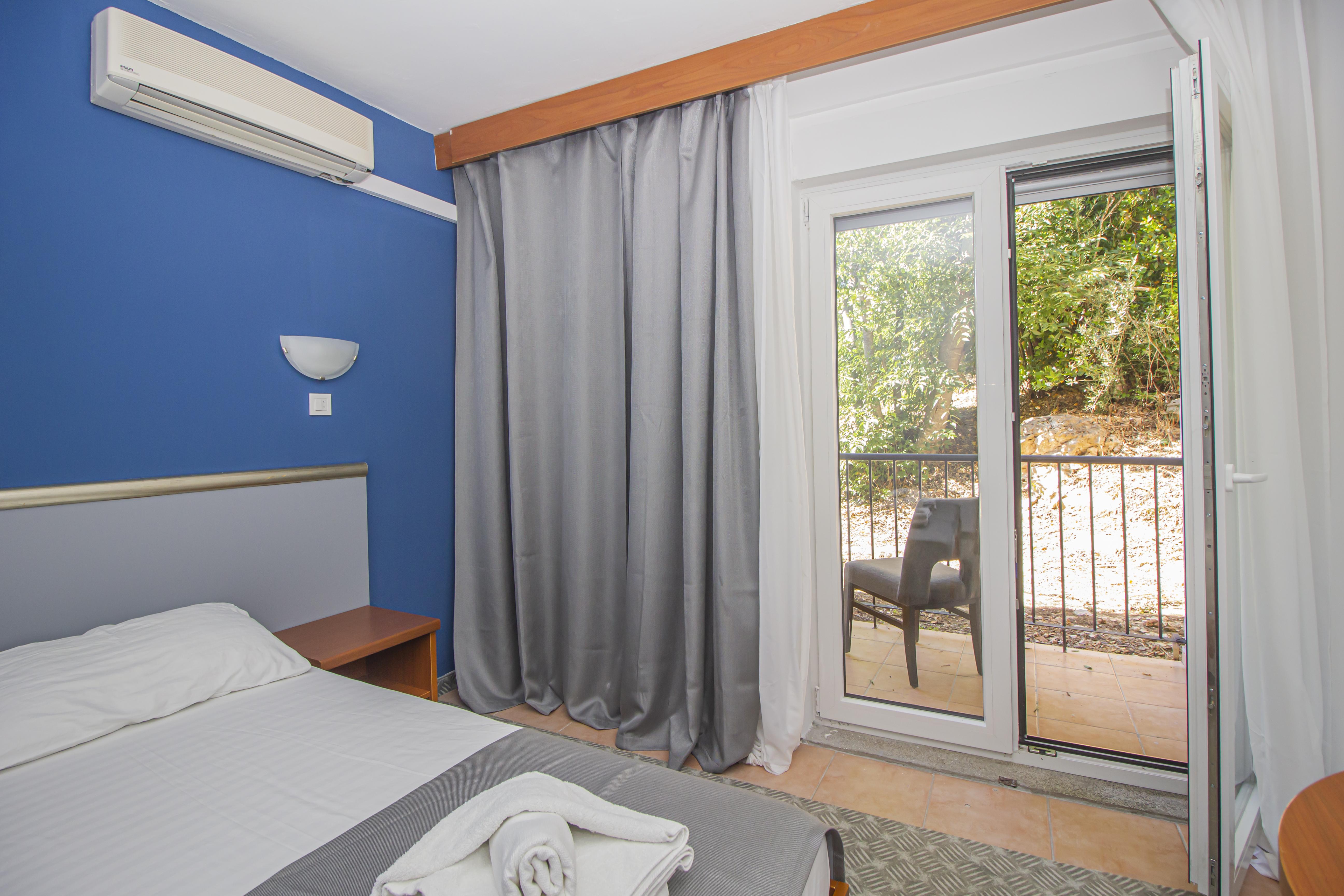 Hotel Lumbarda Exterior photo