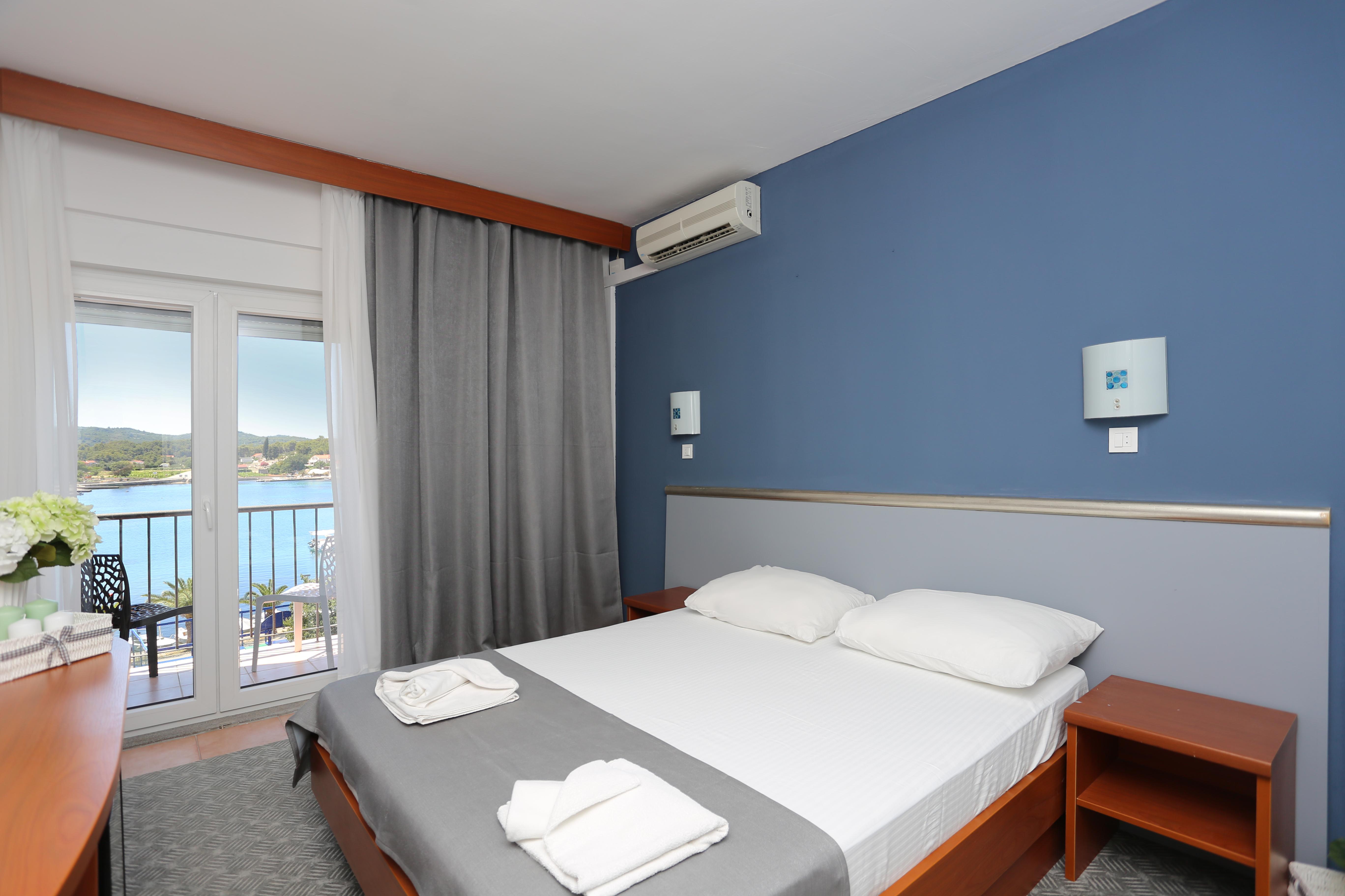 Hotel Lumbarda Exterior photo