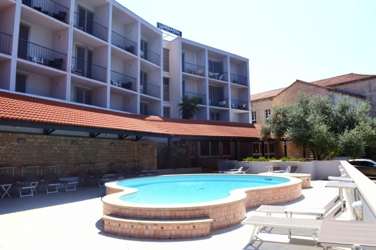 Hotel Lumbarda Exterior photo