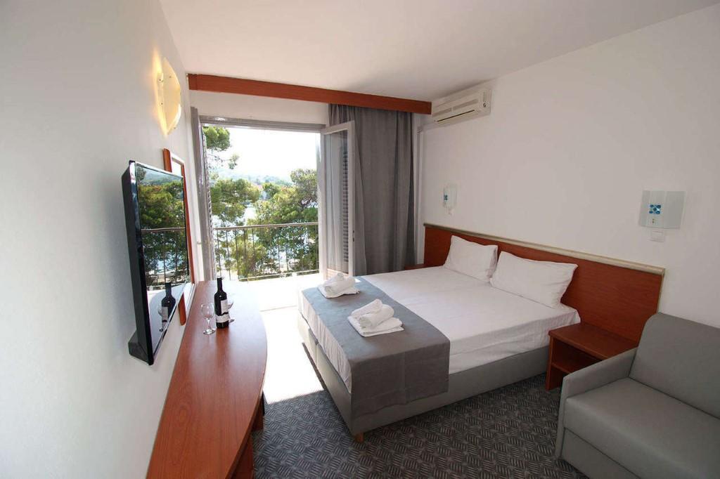 Hotel Lumbarda Exterior photo